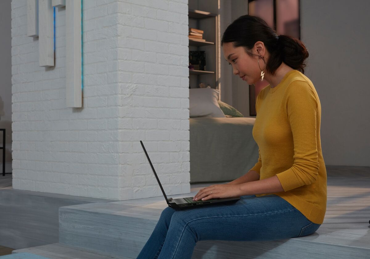 HP Pavilion Gaming 15-dk0402nia 7KC21EA image gallery 6