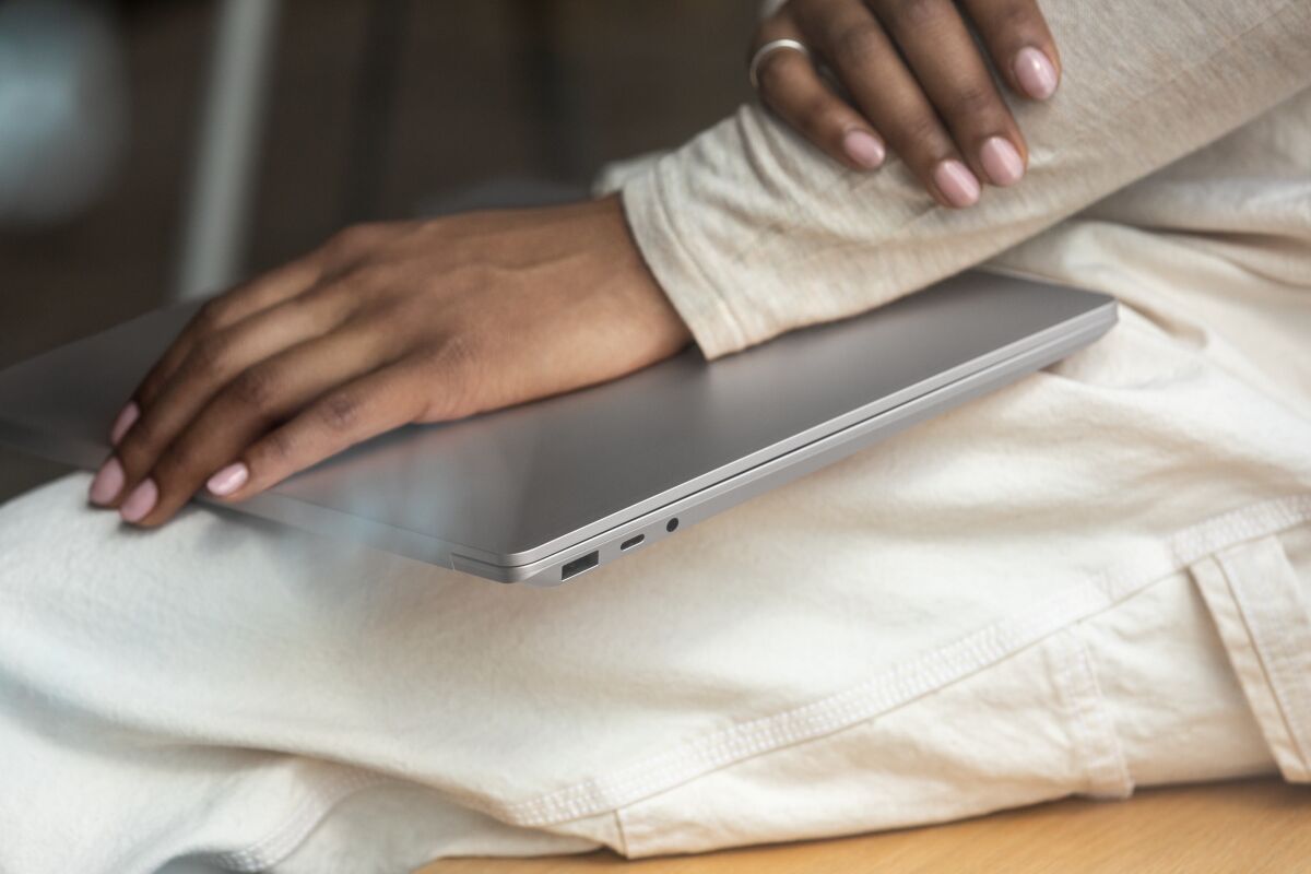 Microsoft Surface Laptop 3 PKW-00005 image gallery 2