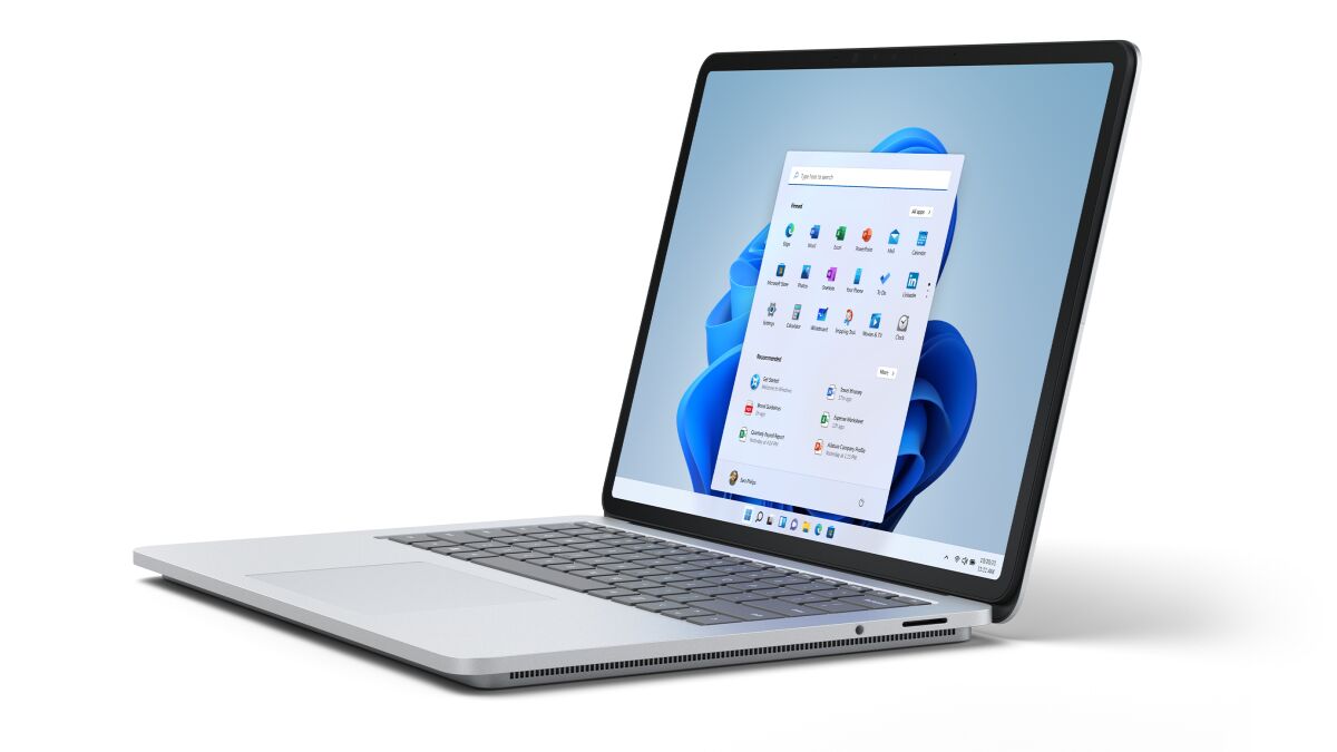 Microsoft Surface Laptop Studio Studio ADI-00029 image gallery 2