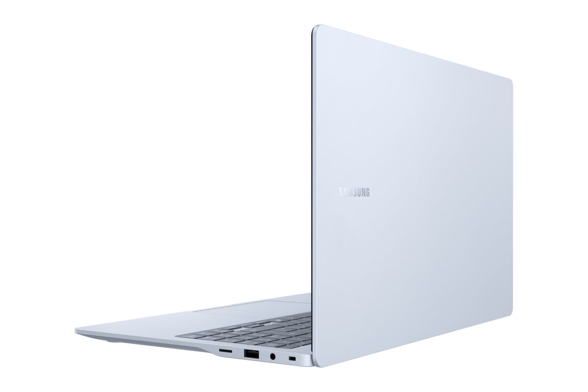 Samsung Galaxy Book4 Edge (15.6 , NP754XQA-KC1UK image gallery 4