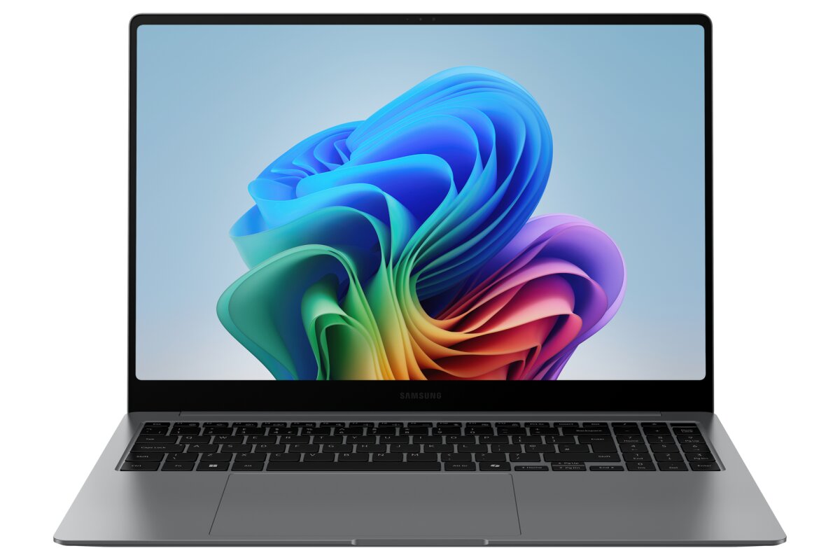 Samsung Galaxy Book5 Pro  NP960XHA-KG2SE image gallery 1